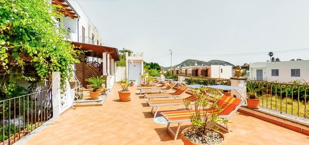 Casa Vacanza Artemis Липари Экстерьер фото