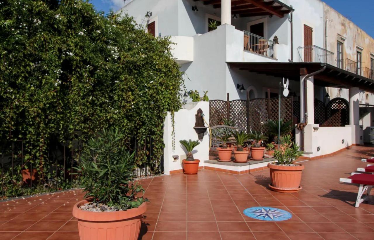 Casa Vacanza Artemis Липари Экстерьер фото