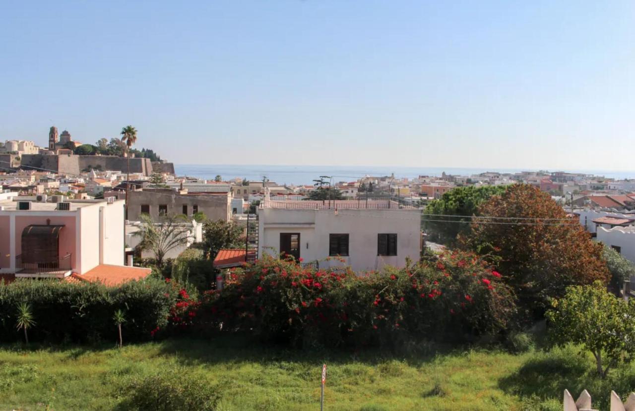 Casa Vacanza Artemis Липари Экстерьер фото