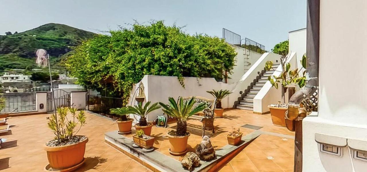 Casa Vacanza Artemis Липари Экстерьер фото